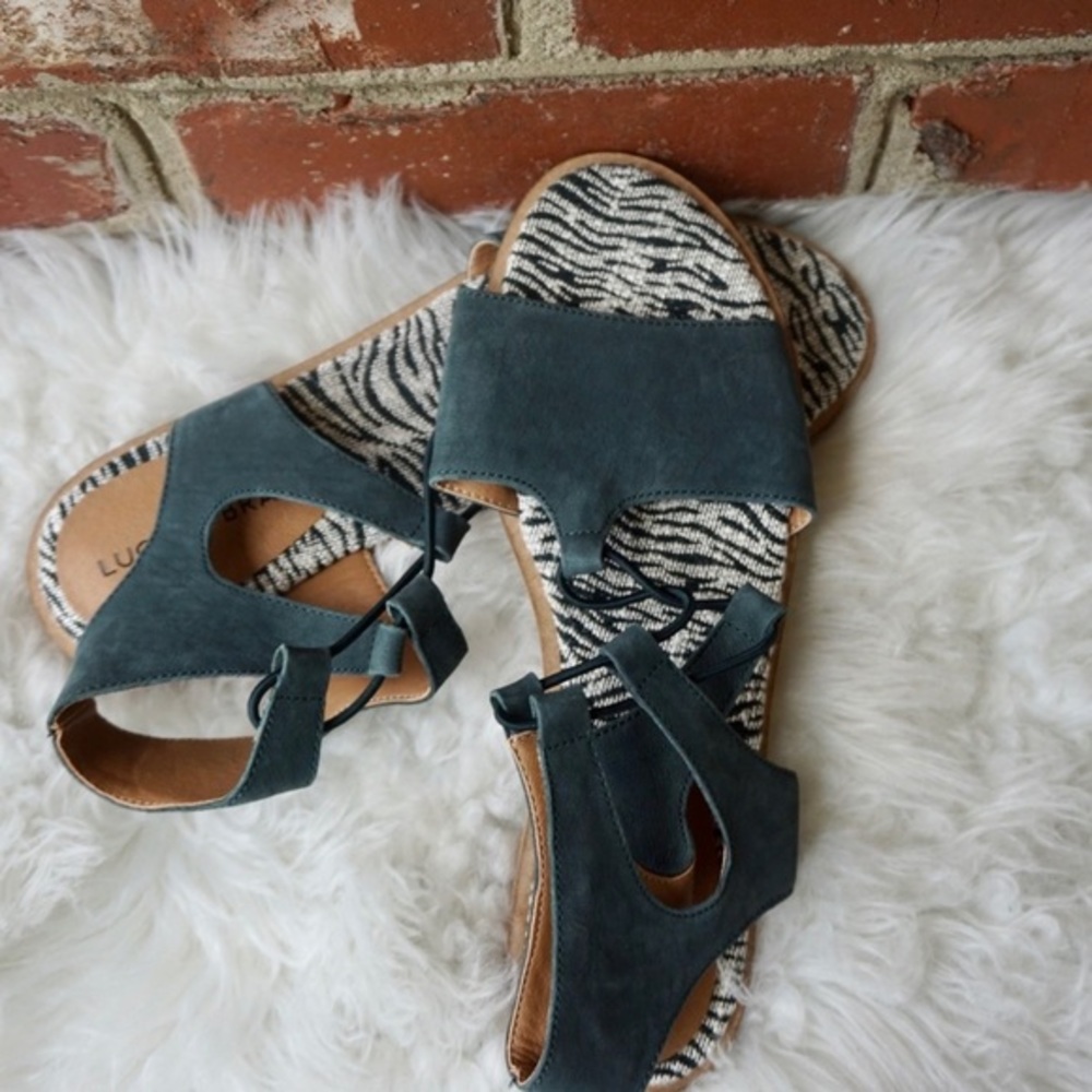 NWOT Lucky Brand Sandals